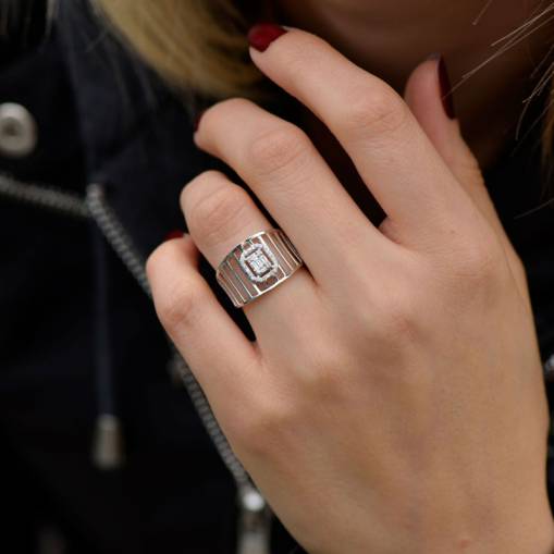 0.18ct Pırlanta Baget Yüzük - 1