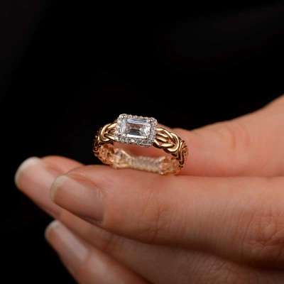 14 Ayar Altın Baget Taşlı Yüzük