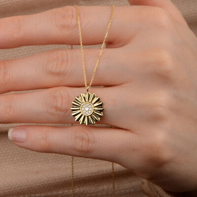 14 Ayar Altın Çiçek Kolye Zirkon Taşlı – Zarif Tasarım