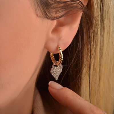 14 Ayar Altın Kalpli Sallantılı Küpe