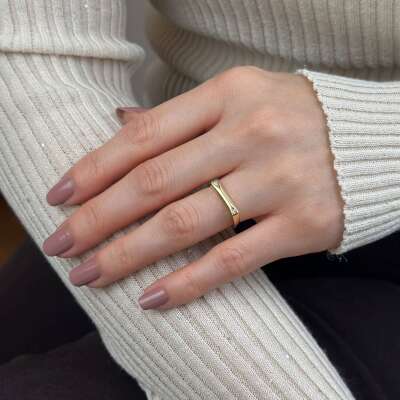 14 Ayar Altın Love Tasarım Taşlı Yüzük - ENGİNGOLD ALT