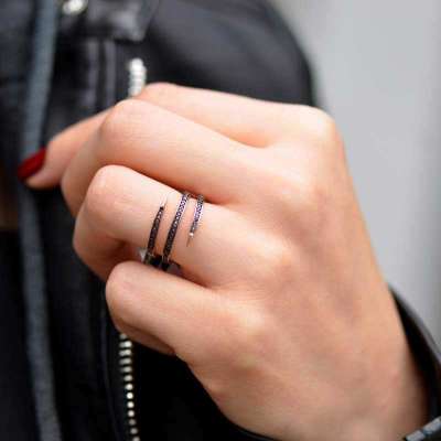 14-Karat Gold Ring With Onyx Stone - 1
