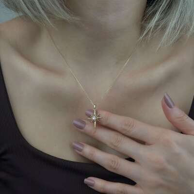 14 Ayar Altın Pembe Taşlı Kutup Yıldızı Kolye