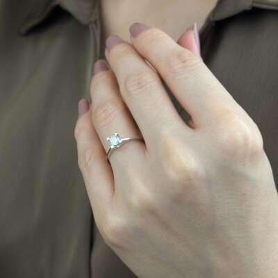 14 Ayar Altın Pırlanta Tektaş Yüzük 0.50 Karat Lüks Model - ENGİNOLD FNL