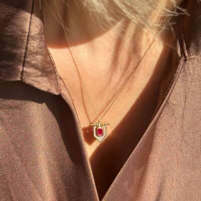 14 Ayar Altın Taşlı Kolye – Kırmızı Flama Zarif Tasarım - ENGİNGOLD RZG