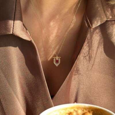 14 Ayar Altın Taşlı Kolye – Kırmızı Flama Zarif Tasarım - 4