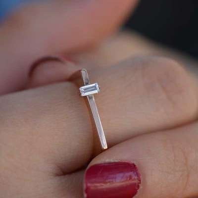 Baguette Single Stone Ring 14 Carat Gold - 1