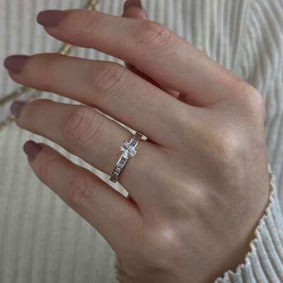 14 Ayar Altın Tektaş Yüzük | Zarif Tek Taş Model - ENGİNGOLD RGLA