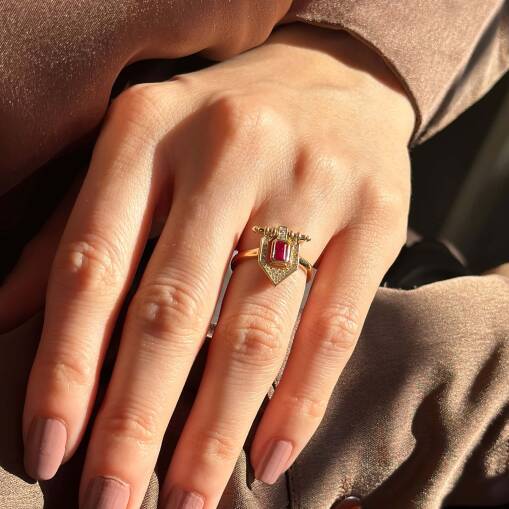 14 Ayar Altın Vintage Yüzük: Pembe Taşlı Ruby Şıklığı - 2