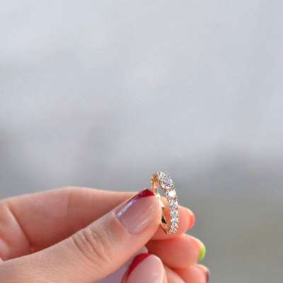 14 Ayar Altın Yarım Tur Taşlı Yüzük