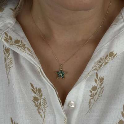 14 Ayar Altın Yıldız Kolye – Yeşil Mineli Zarif Tasarım - 2