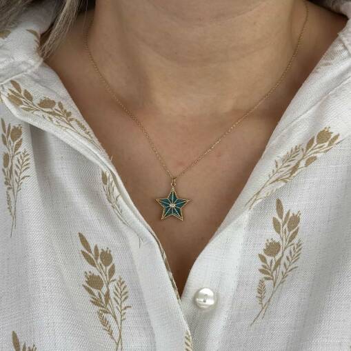 14 Ayar Altın Yıldız Kolye – Yeşil Mineli Zarif Tasarım - 3
