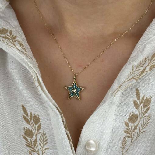 14 Ayar Altın Yıldız Kolye – Yeşil Mineli Zarif Tasarım - 4