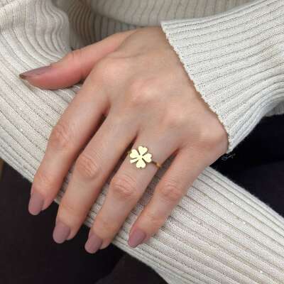 14 Ayar Altın Yonca Yüzük – Şans ve Zarafet