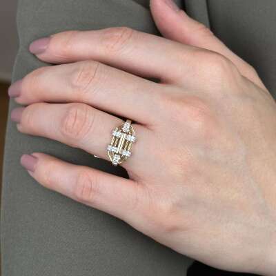 14 Ayar Yüzük Bar Taşlı Şovalye Figürlü Zarif Tasarım - ENGİNGOLD SZG