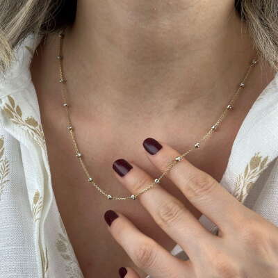 14 Ayar Beyaz Altın Dorika Kolye – Zarif Zincir Tasarım