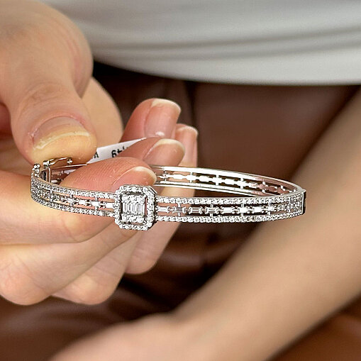 14 Ayar Beyaz Altın Kelepçe – Baget Taşlı Şık Tasarım - 5