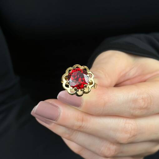 14 Ayar Kırmızı Taşlı Çiçek Yüzük – Zarif Altın Tasarım - 1