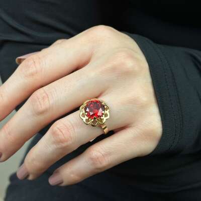 14 Ayar Kırmızı Taşlı Çiçek Yüzük – Zarif Altın Tasarım - 4