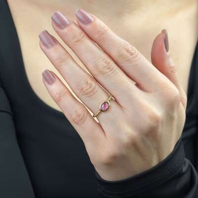 14 Ayar Oval Pembe Taşlı Altın Yüzük – Eşsiz Tasarım & Zarif Işıltı - 2