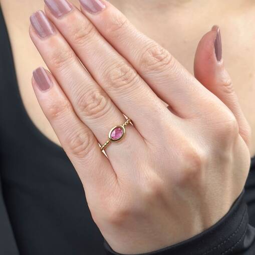 14 Ayar Oval Pembe Taşlı Altın Yüzük – Eşsiz Tasarım & Zarif Işıltı - 1