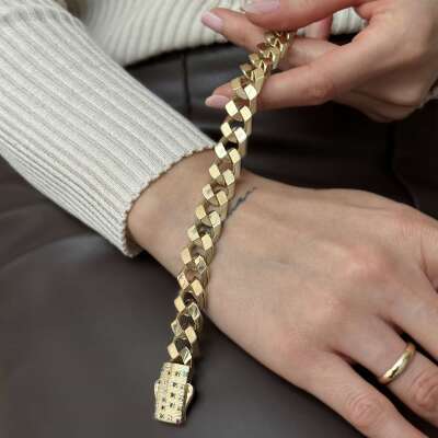 14 Ayar Altın Renkli Taşlı Kilit Gurmet Bileklik - ENGİNGOLD SERİDA