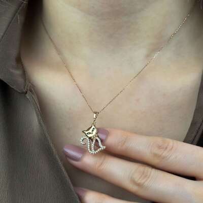 Pırlanta Kedi Kolye – 14 Ayar Rose Altın Zarif Tasarım - ENGİNGOLD FNLDMND