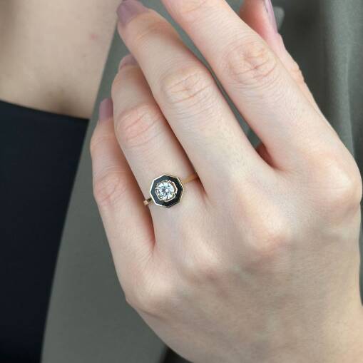 14 Ayar Siyah Mineli Küçük Taşlı Yüzük – Modern Altın - 2