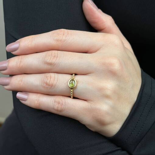 14 Ayar Yeşil Oval Taşlı Altın Yüzük – Modern Stil - 1