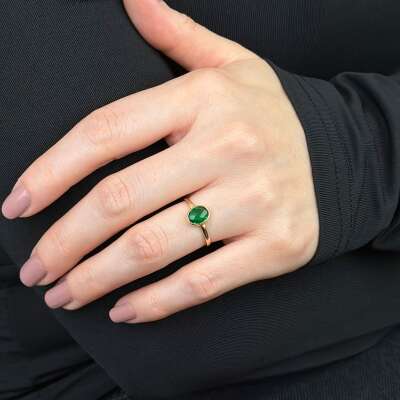 14 Ayar Yeşil Zümrüt Oval Taşlı Yüzük – Zarif Altın Tasarım - ENGİNGOLD İZM