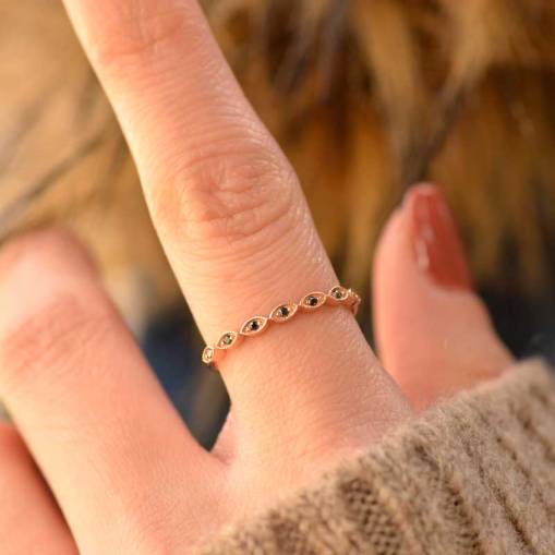 14k Altın Sıra Taşlı Minimal Yüzük - 1