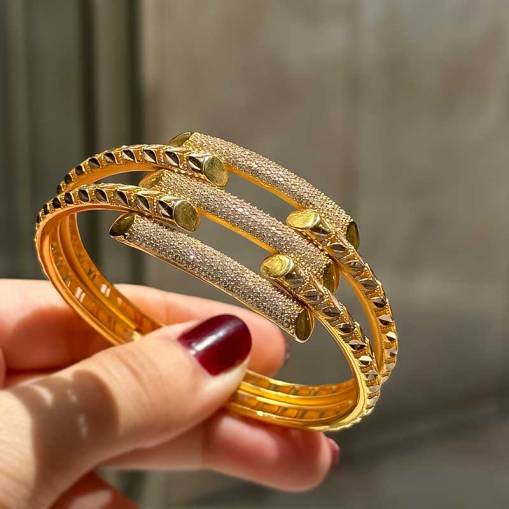 14k Altın Taşlı Kaburga Kelepçe Bilezik - 1