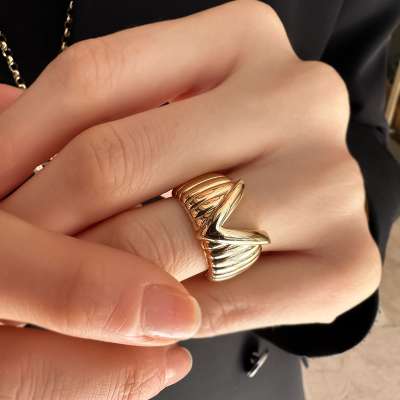 14k Altın V İstiridye Doku Yüzük - 3