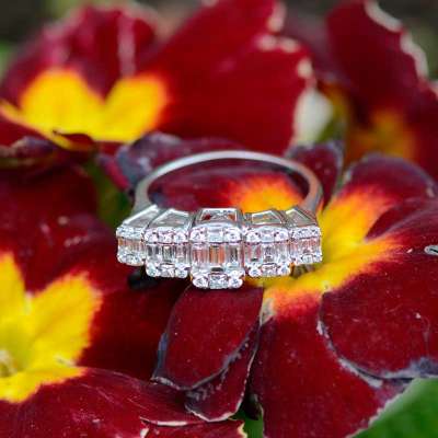 14k Baget 0.87ct Pırlanta Beştaş Yüzük