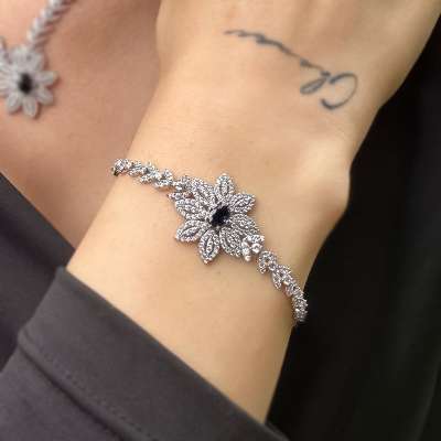 14k Beyaz Altın Çiçekli Bileklik - ENGİNGOLD ZİN