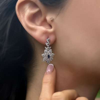 14k Beyaz Altın Çiçekli Küpe - ENGİNGOLD ZİN