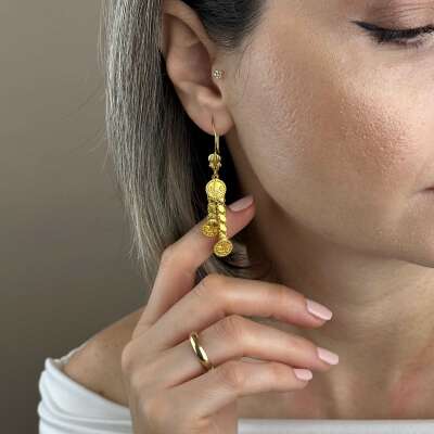 22 Ayar Altın Küpe – Sallantılı Üçlü Arpa Pullu Tasarım - 6