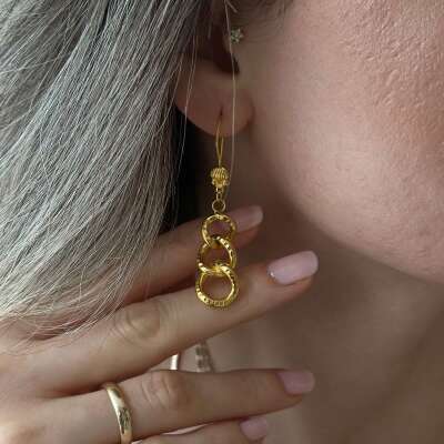 22 Ayar Sallantılı Samanyolu Küpe – Zarif Altın Tasarım - ENGİNGOLD SDR