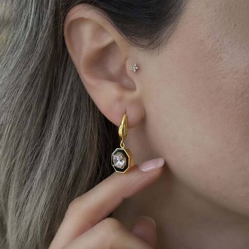 22 Ayar Sallantılı Siyah Mineli Tektaş Küpe – Zarif Altın Şıklığı - 2