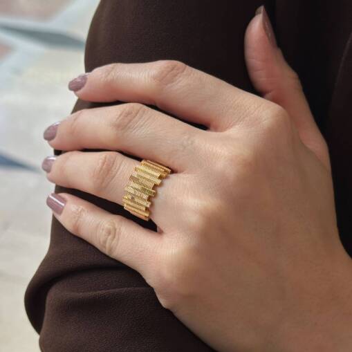 Ajda Yüzük – 14 Ayar Altın Ritim Işıltısı Tasarım - 2