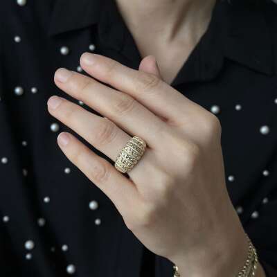 Altın Kalemli Bombe Yüzük – Zarif ve Modern Tasarım - ENGİNGOLD ROZ