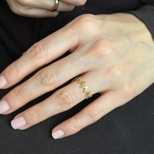14 Ayar Altın Zigzag Yüzük – Modern ve Şık Tasarım - 5