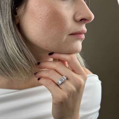 14 Ayar Beyaz Altın Yüzük – 3 Taş Baget Zirkon - 2