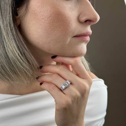 14 Ayar Beyaz Altın Yüzük – 3 Taş Baget Zirkon - 2