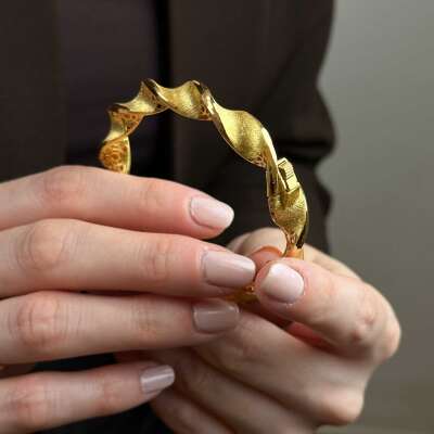 22 Ayar Altın Burgu Kelepçe – Mat & Kumlu Şık Tasarım - 6