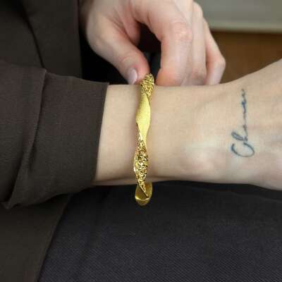 22 Ayar Altın Burgu Kelepçe – Mat Simli Zarif Tasarım - 2