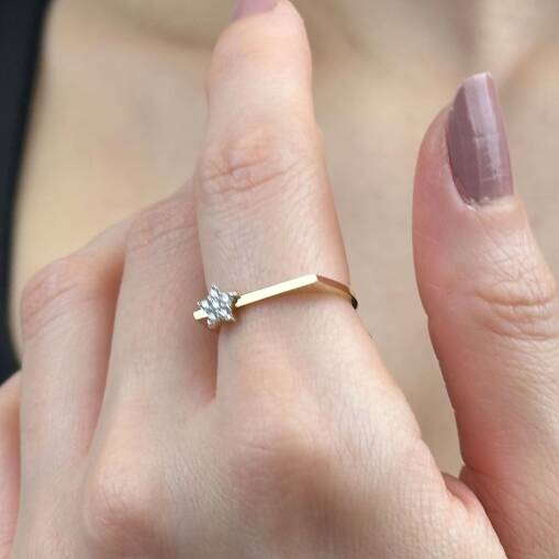 Çiçek Taşlı Eklem Yüzük – 14 Ayar Altın Zarif Tasarım - 1