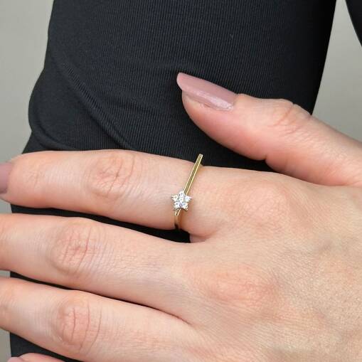 Çiçek Taşlı Eklem Yüzük – 14 Ayar Altın Zarif Tasarım - 3