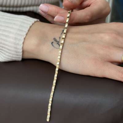 Dörtgen Parçalı 14 Ayar Altın Bileklik – Zarif Tasarım - ENGİNGOLD ALN