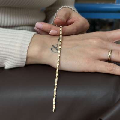 Dörtgen Parçalı 14 Ayar Altın Bileklik – Zarif Tasarım - 2